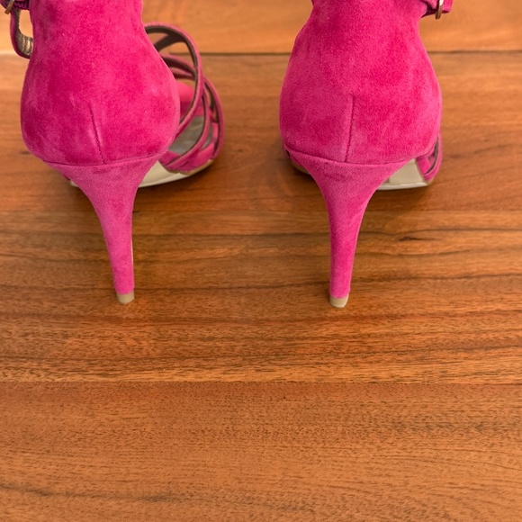 MODA Fuschia Pink Faux Suede Heels - Picture 2 of 7